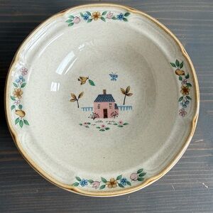 Vintage stoneware Heartland farms
bowl